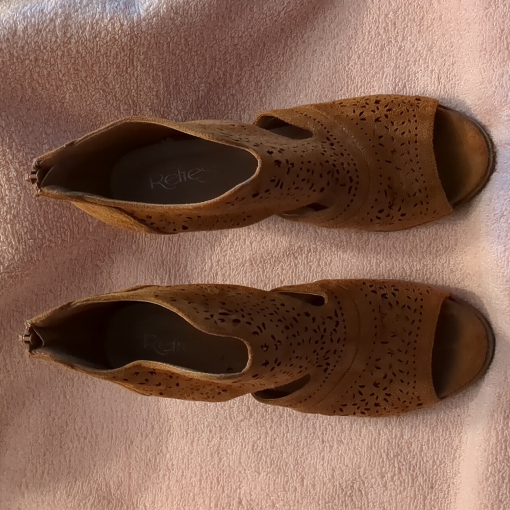 Open Toed Short Boot - Picture 3 of 3